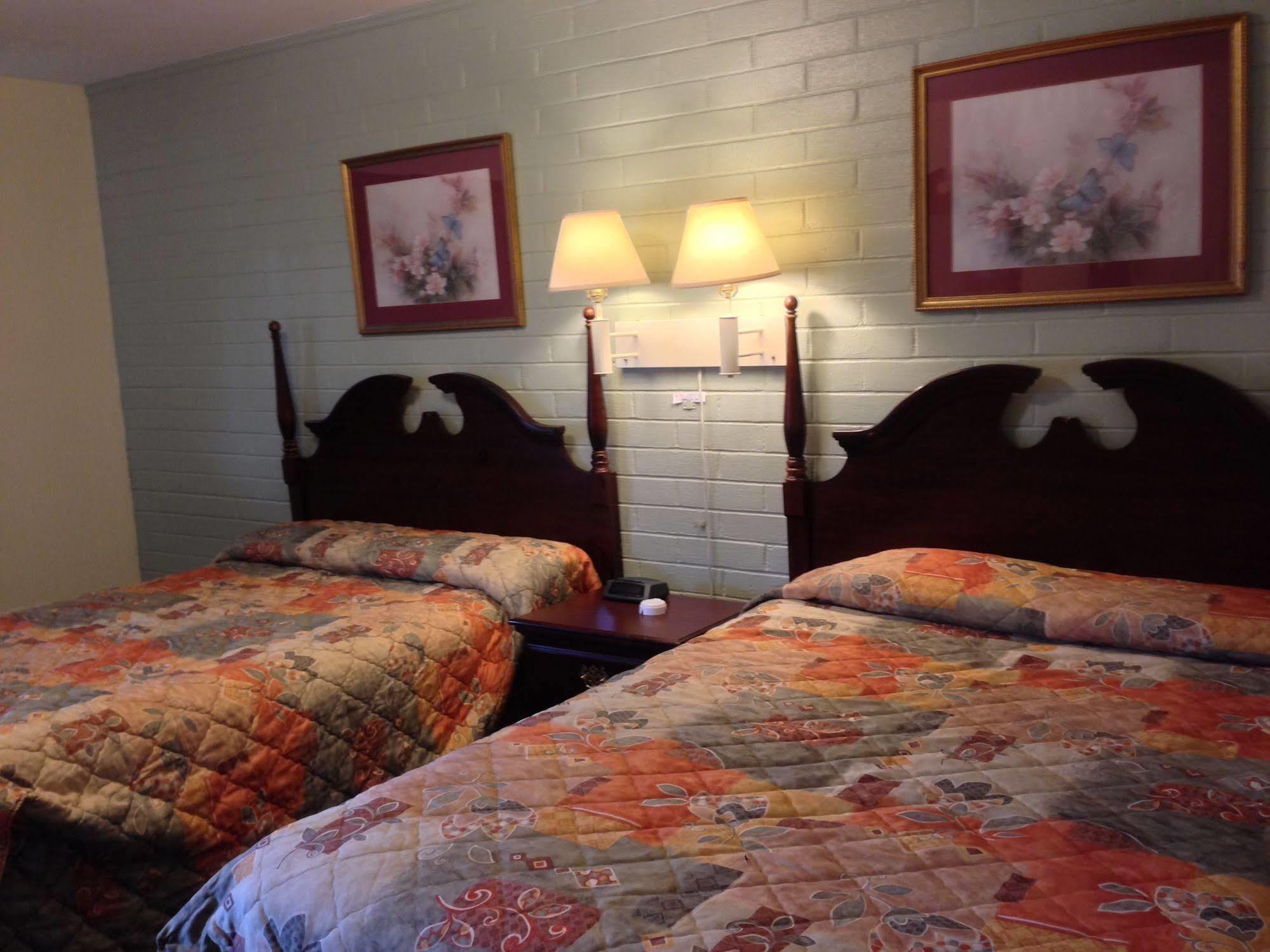 Villa Rosa Motel Painesville Екстер'єр фото