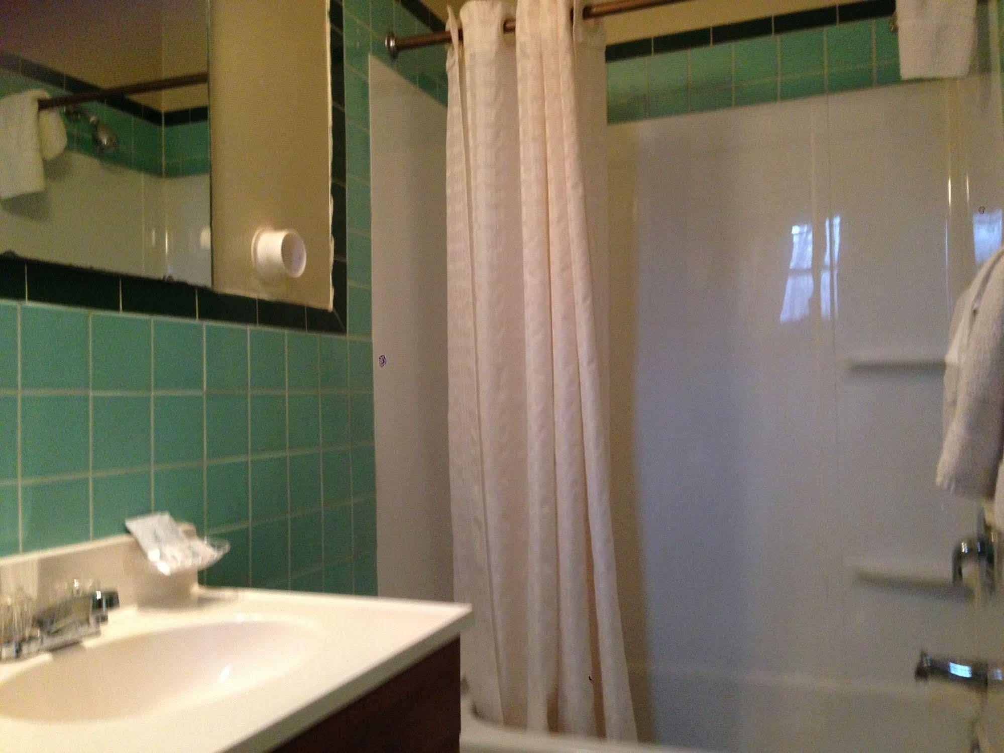 Villa Rosa Motel Painesville Екстер'єр фото