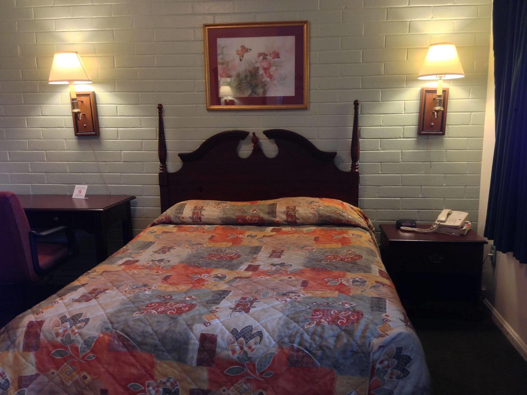 Villa Rosa Motel Painesville Екстер'єр фото